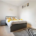Luxury Flat In Moseley With Free Parking